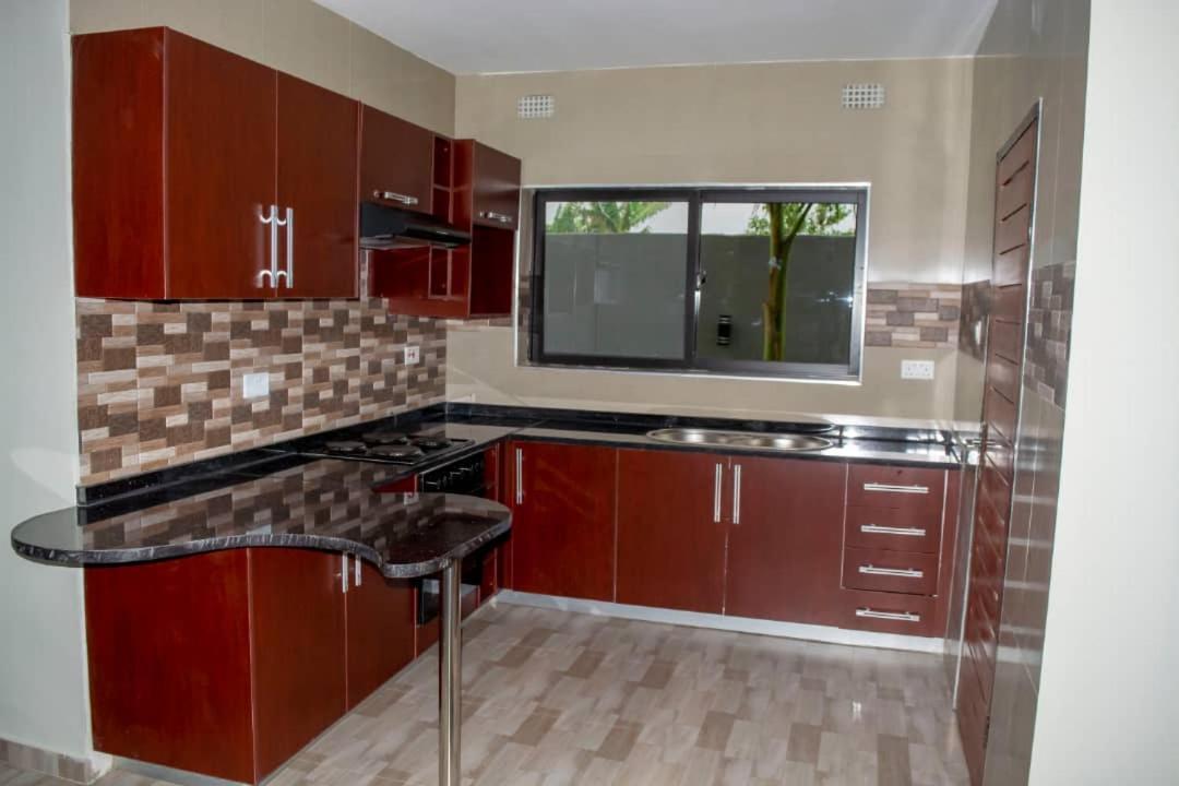 Royal Suites Apartments Lusaka Luaran gambar