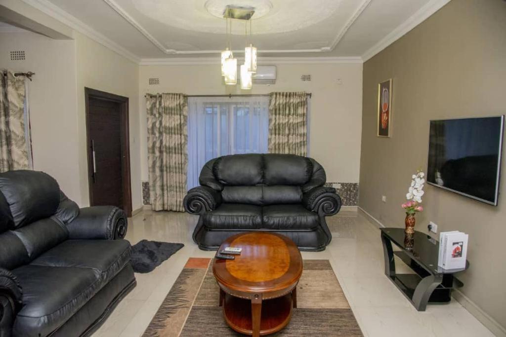 Royal Suites Apartments Lusaka Luaran gambar