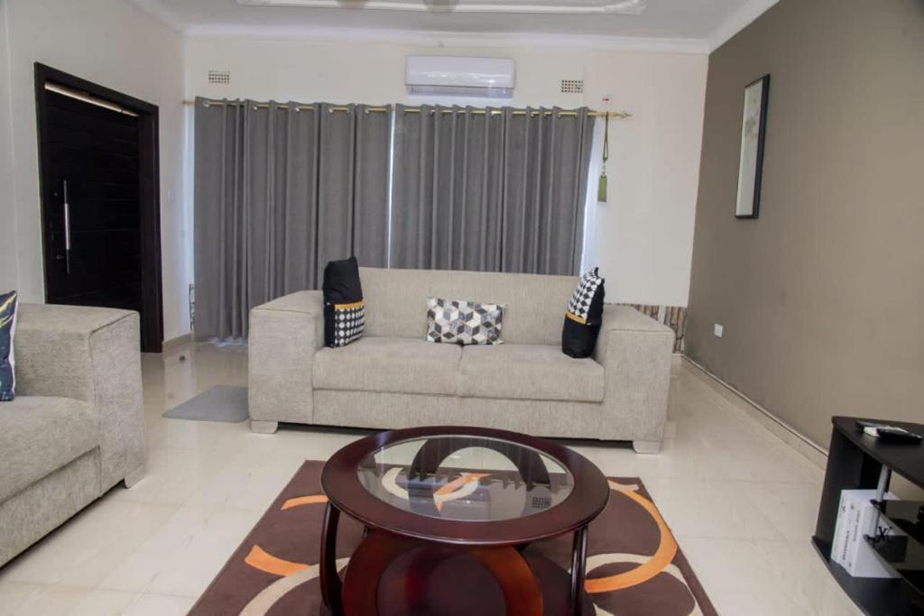 Royal Suites Apartments Lusaka Luaran gambar