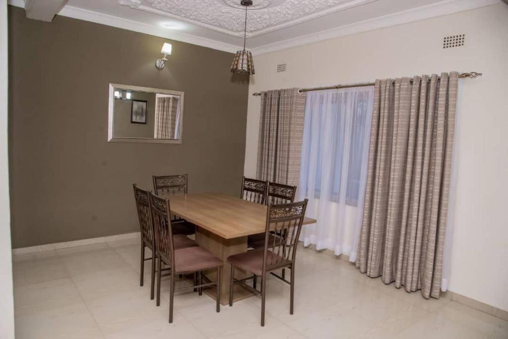 Royal Suites Apartments Lusaka Luaran gambar